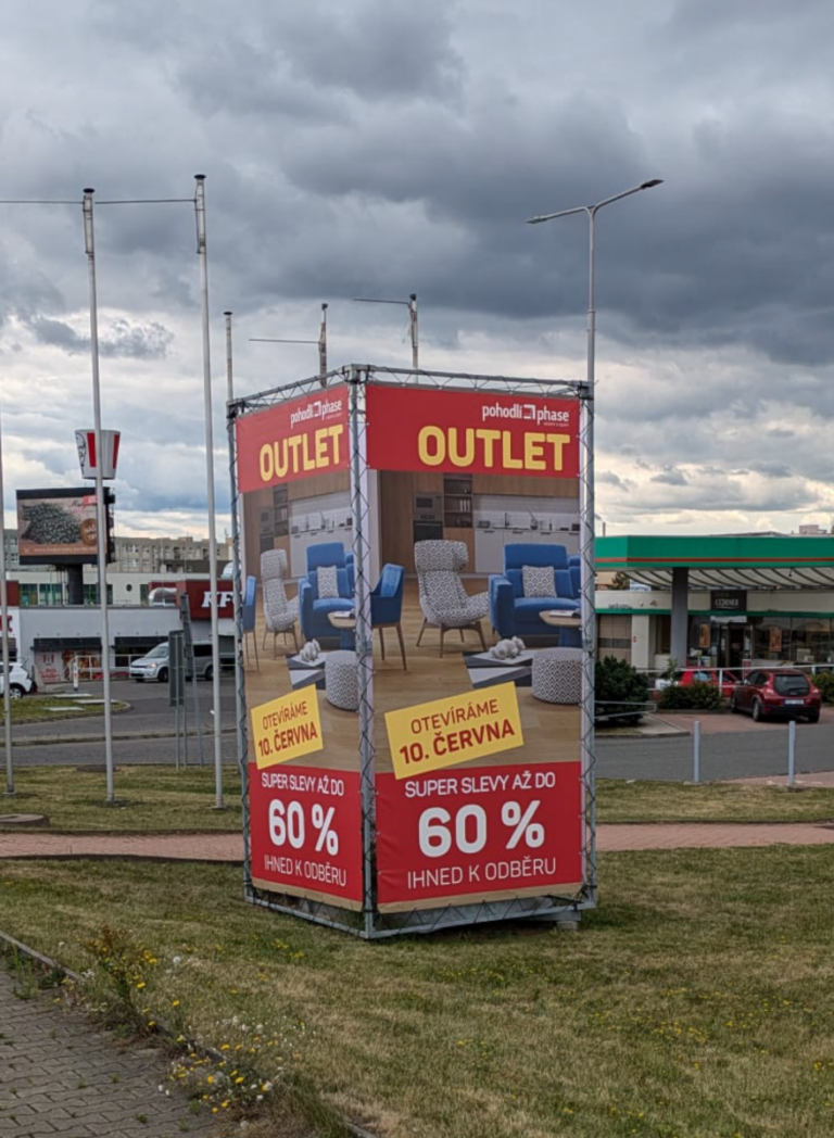 Foto č. 3 - Phase Sedačky – Polep desek a plachet na totem