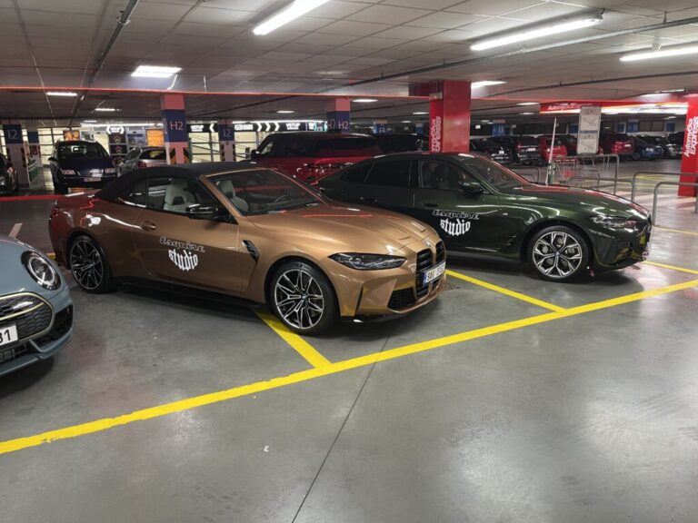 Ukázka realizace: Polep novinářských BMW na KVIFF
