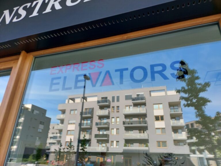 Foto č. 1 - Express Elevators – Polep výlohy