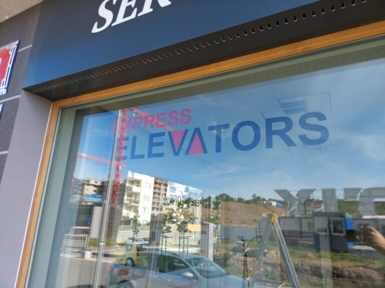 Ukázka realizace: Express Elevators – Polep výlohy