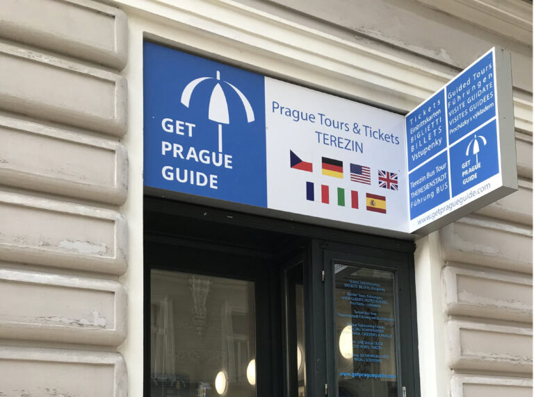 Ukázka realizace: Get Prague Guide – Dibondové desky a řezané fólie