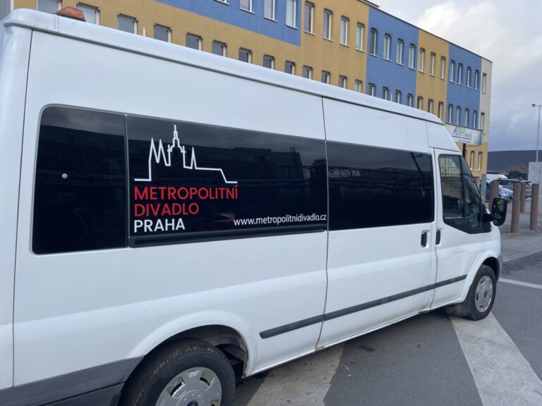 Foto č. 1 - Polep dodávky pro metropolitní divadlo Praha