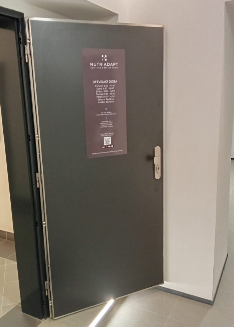 Foto č. 4 - Polep dveří pro kliniku Nutriadapt