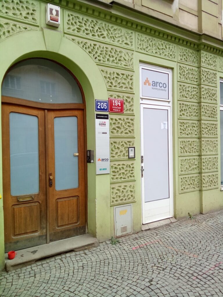 Foto č. 2 - Polep výlohy pro stavební firmu Arco