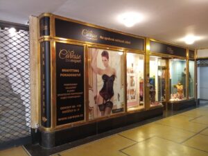 Caresse BraExpert – polep výlohy
