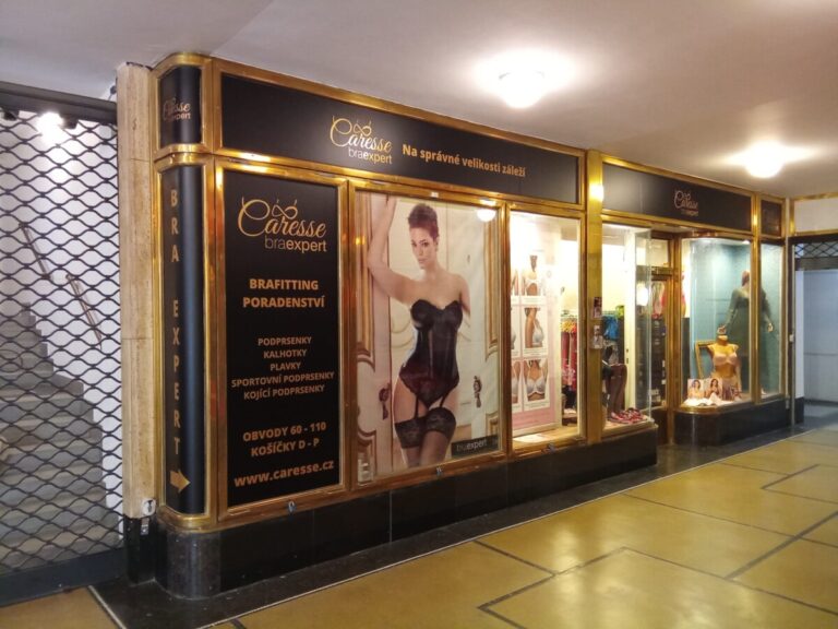 Foto č. 1 - Caresse BraExpert – polep výlohy