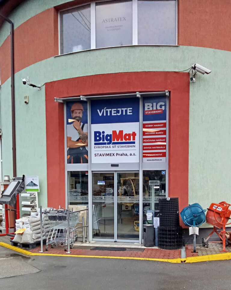 Foto č. 1 - Polep výlohy pro stavebniny BigMat