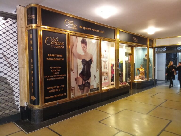 Foto č. 3 - Caresse BraExpert – polep výlohy