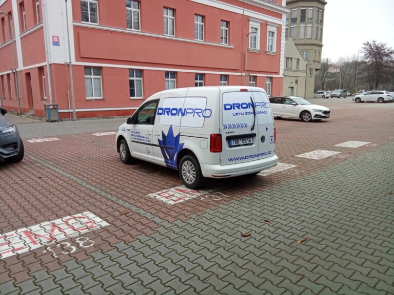 Foto č. 4 - DronPro – Polep auta VW Caddy