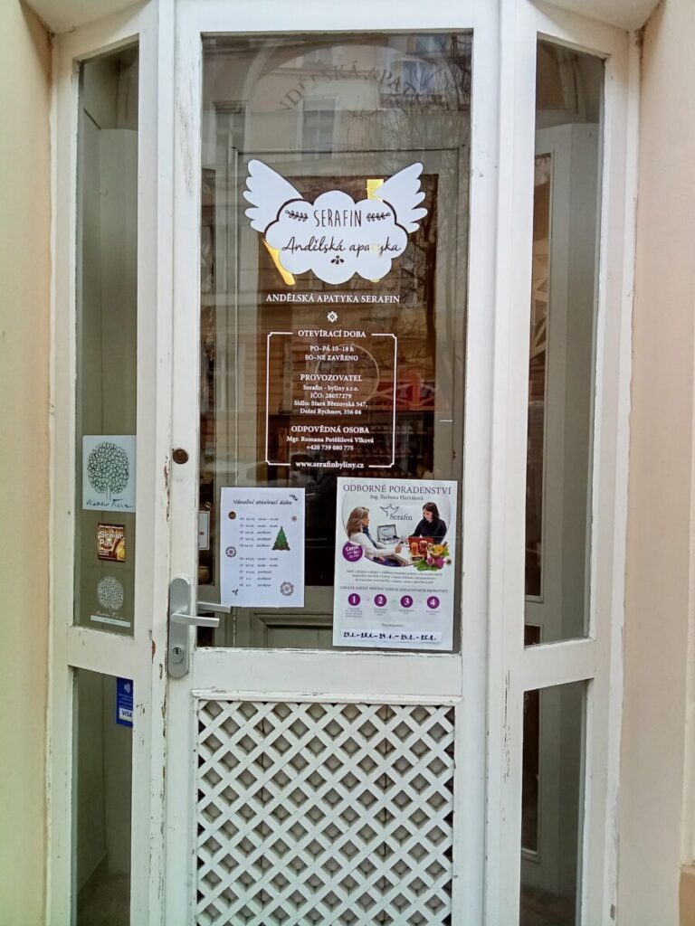 Foto č. 2 - Andělská Apotyka – Polep výlohy a výstrče